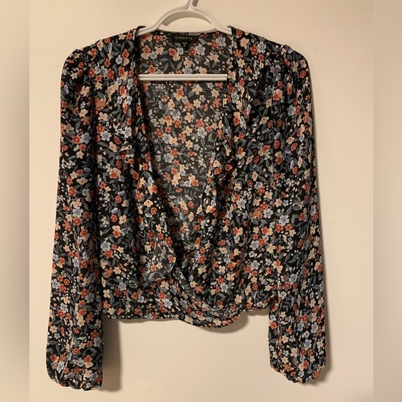 Floral blouse - Picture 2 of 5